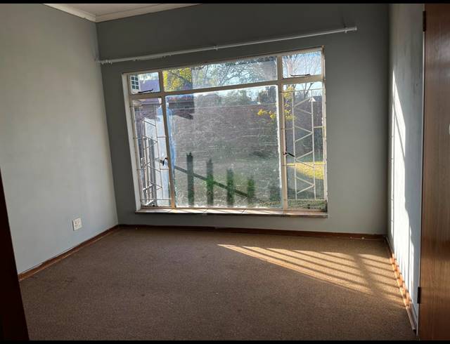 4 BEDROOM FREESTANDING FOR SALE IN FLAMWOOD